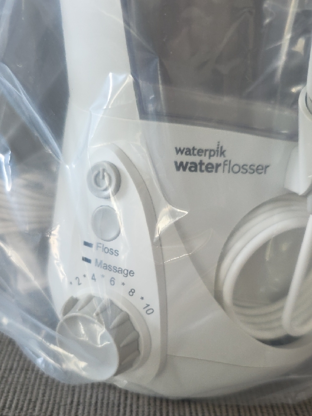 Waterpik Aquarius Water Flosser in White, New In Box, 7 Flosser Tips. - Picture 9 of 12